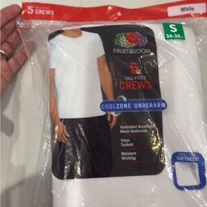 Fruit of the loom 5 tag less crew neck tshirts